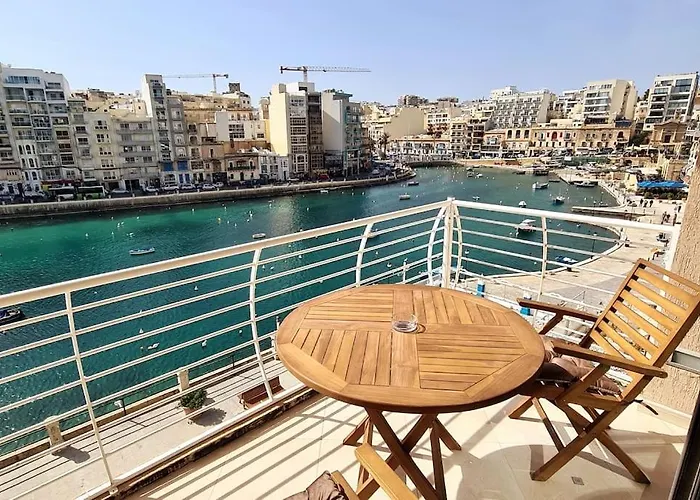 Seaview 2 Bedroom Ap. In Spinola