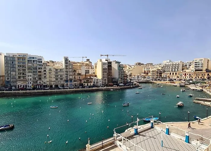 Seaview 2 Bedroom Ap. In Spinola