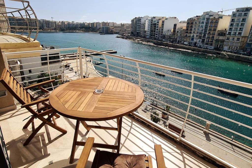 Seaview 2 Bedroom Ap. In Spinola * San Ġiljan